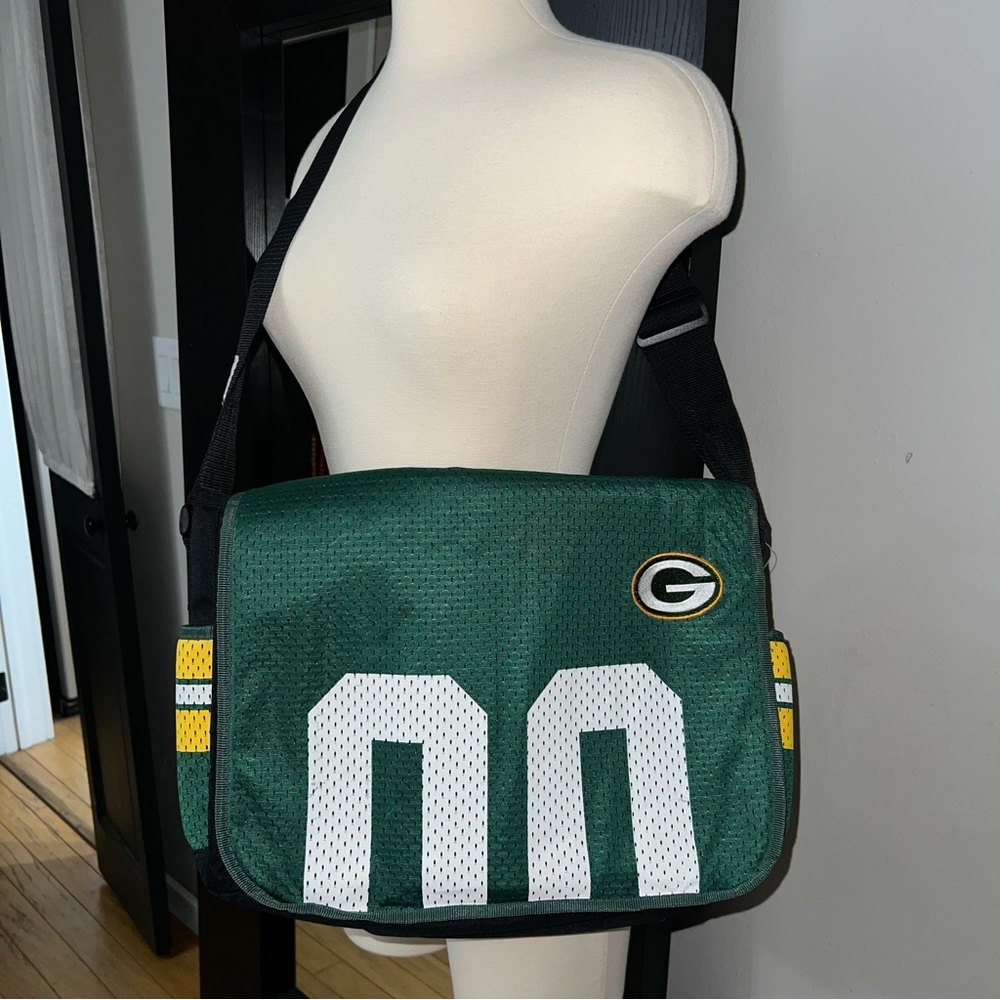 NWOT Green Bay Packers Shoulder Bag & NWT ID Coin Purse